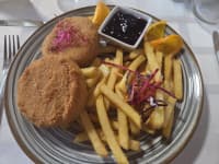 Vegamozza növényi sajt rántva, áfonya szósz⁹