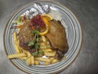 Konfitált kacsacomb, párolt káposzta